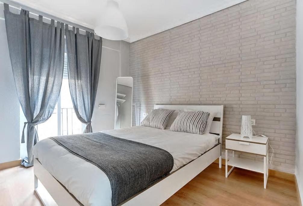 Morales - 2 Habitaciones, Espacioso Y Tranquilo Junto A Hospital Murcia Ngoại thất bức ảnh